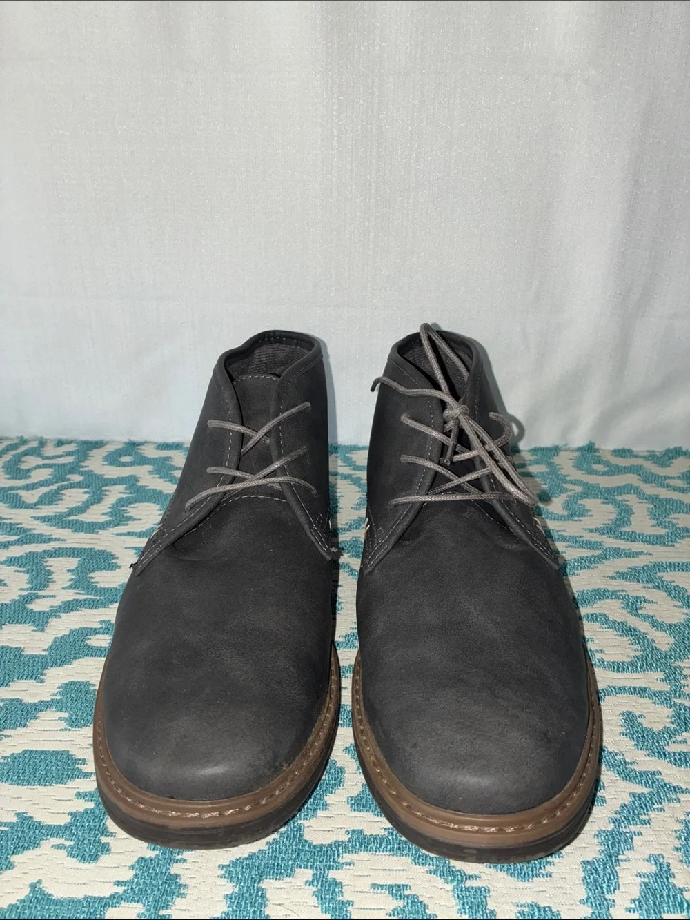 Men's Gray Chukka Boots with Brown Outsole - Everyday Comfort Sz 10 1/2